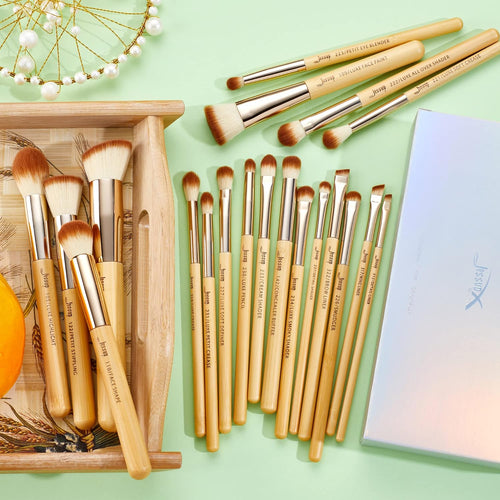 20-Piece Professional Makeup Brush Set with Bamboo Handles, Including Foundation, Powder, and Eyeshadow Brushes T145