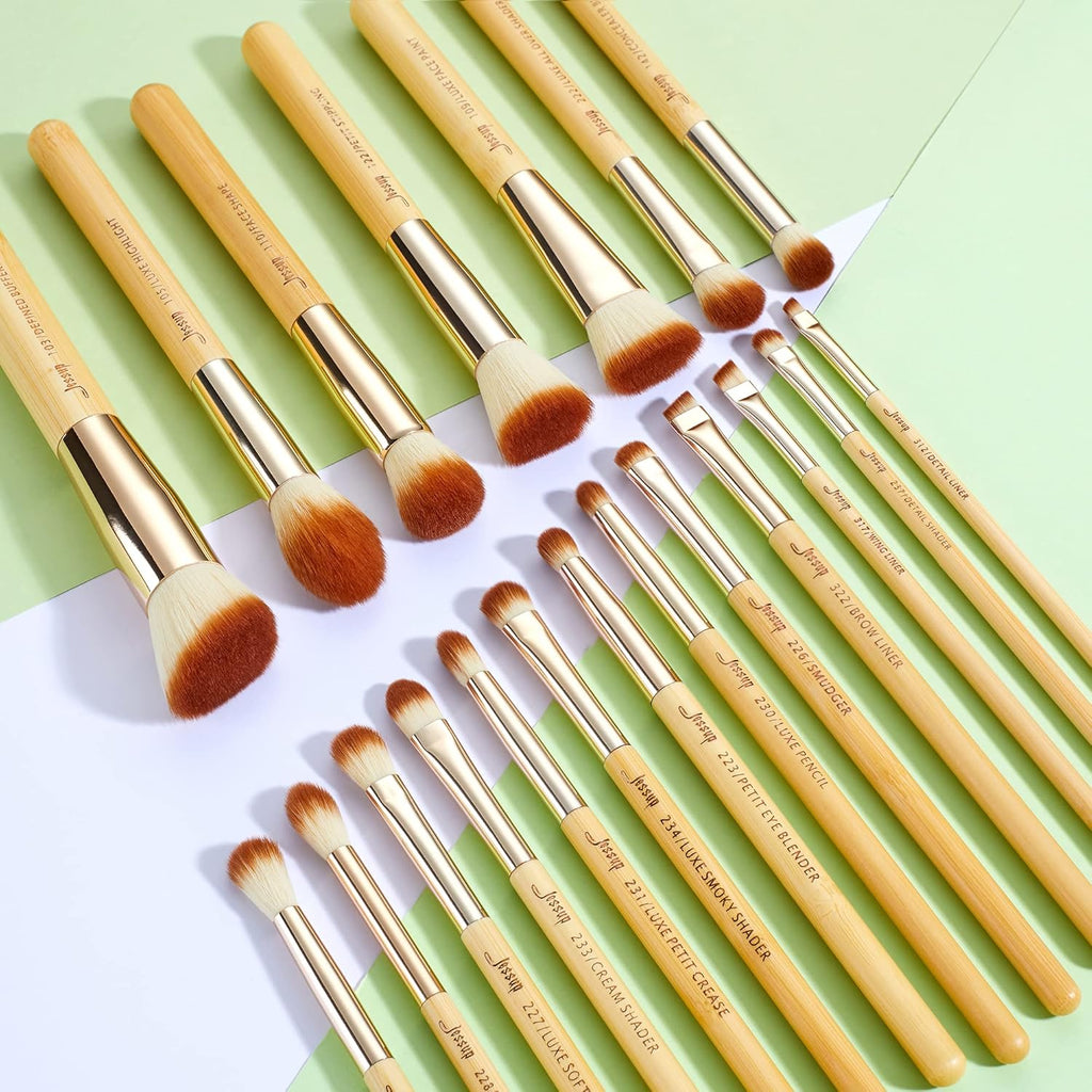 20-Piece Professional Makeup Brush Set with Bamboo Handles, Including Foundation, Powder, and Eyeshadow Brushes T145