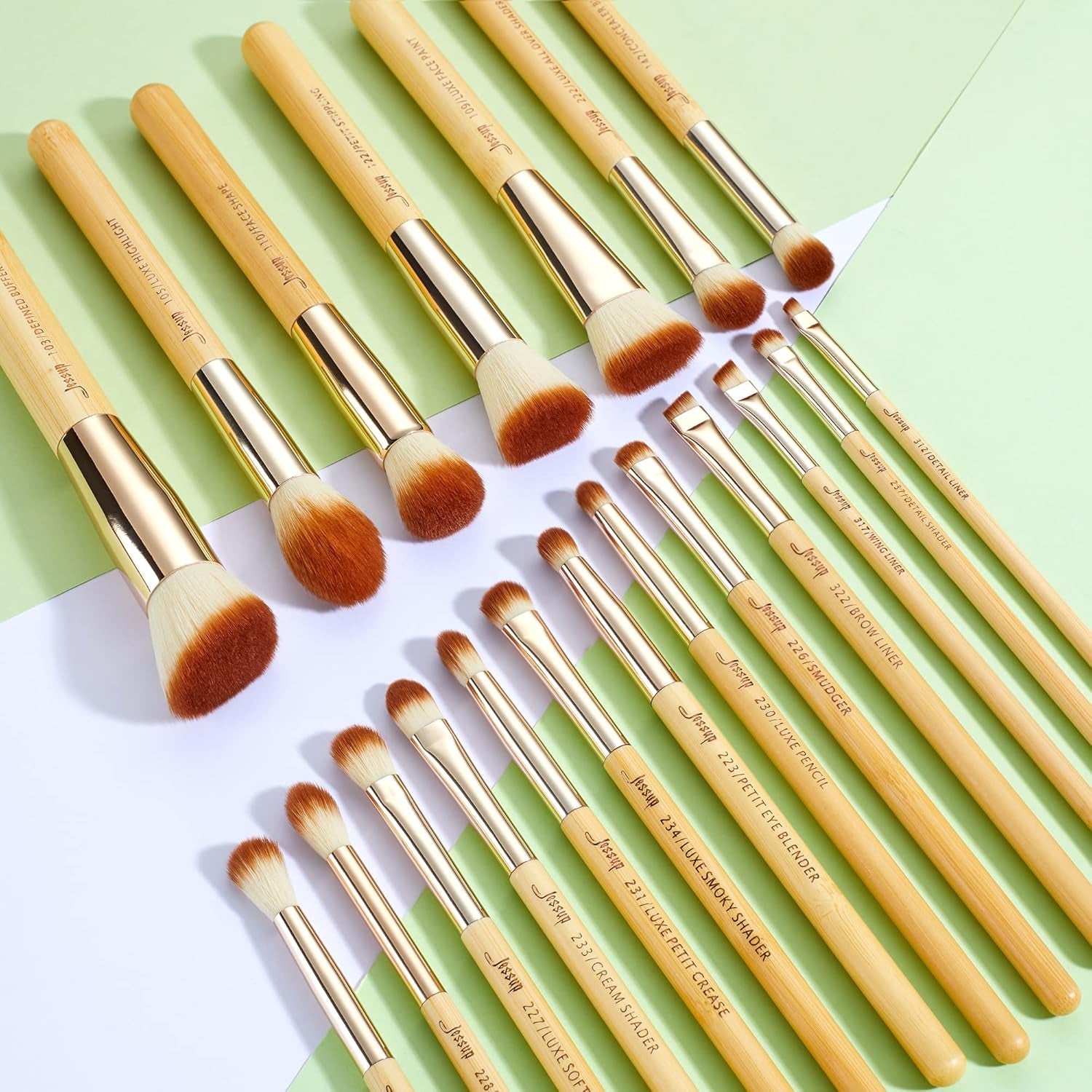 20-Piece Professional Makeup Brush Set with Bamboo Handles, Including Foundation, Powder, and Eyeshadow Brushes T145